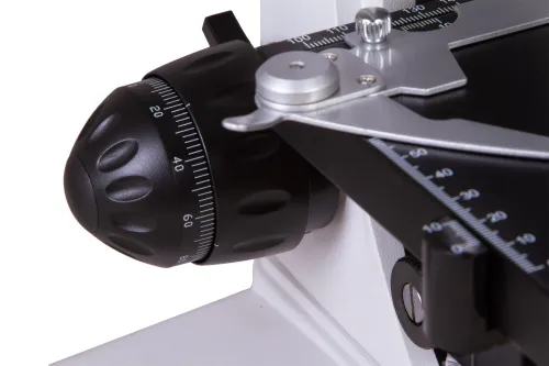 imagen microscopio trinocular digital Levenhuk MED D20T,  17