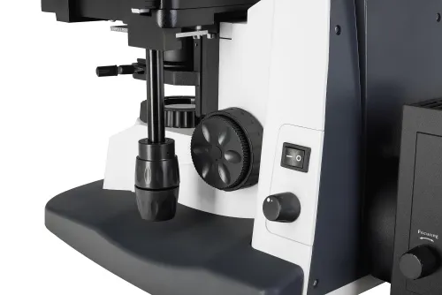 imagen microscopio Levenhuk MED PRO 600 Fluo,  10