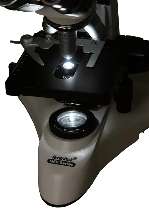 imagen microscopio trinocular digital Levenhuk MED D25T,  20